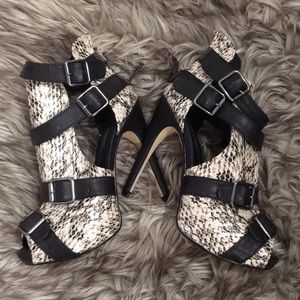 Snake print Peep toe Strappy Platform Heels